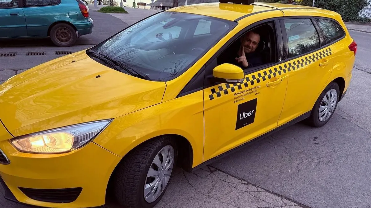 Taxis vert meg két nőt Budapest belvárosában, az egyik ájultan rogyott össze – videó