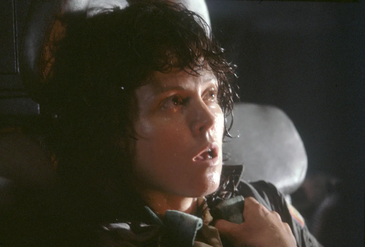 Micsoda nő, 1979; Alien. Original Film Title: Alien, PICTURED: SIGOURNEY WEAVER, Composer: Jerry Goldsmith, Director: Ridley Scott, IN CAST: Sigourney Weaver, Ian Holm, Tom Skerritt, Harry Dean Stanton, Yaphet Kotto, Veronica Cartwright, John Hurt, Bolaji Badejo (Credit Image: © 20TH CENTURY FOX/Entertainment Pictures/ZUMAPRESS.com)