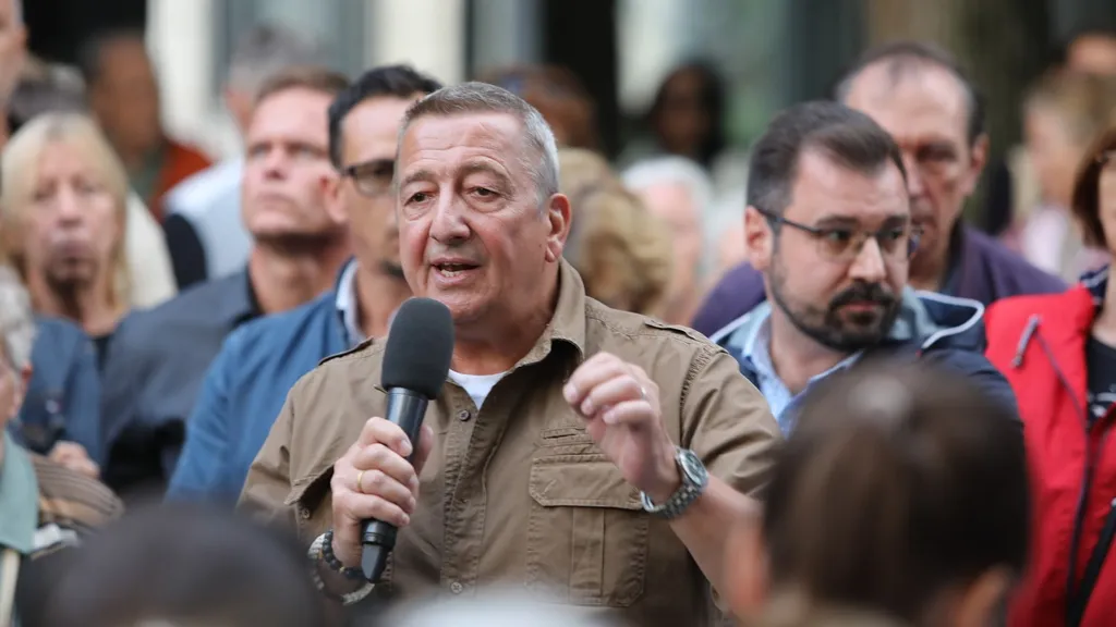 Bayer Zsolt, méltóságteljes gyertyagyújtás, Szabadság tér, Egyesült Államok nagykövetsége