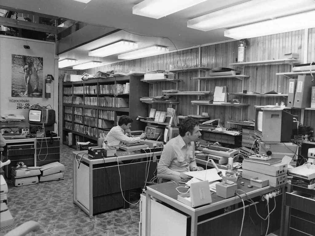 iroda, retro, irodaretro, összeállítás, galéria, 2025