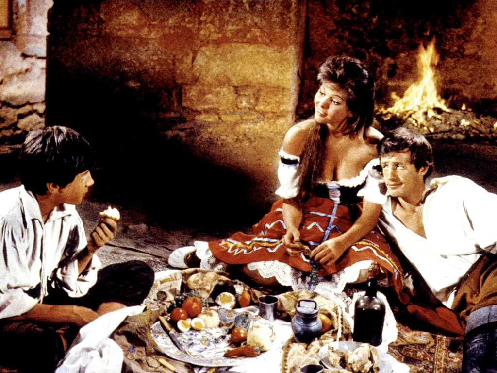 ClaudiaCardinalelegjobbfilmjei, Claudia Cardinale legjobb filmjei,  Claudia Cardinale,  ClaudiaCardinale, színésznő, film, mozi,   Cartouche
1962
Real. : Philippe DE BROCA
Jean Paul Belmondo
Claudia Cardinale.
Collection Christophel © Filmsonor / Les film