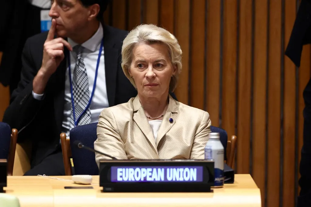 Ursula von der Leyen magyarázatában a szakértők is kételkednek (Fotó: CHARLY TRIBALLEAU / AFP)
