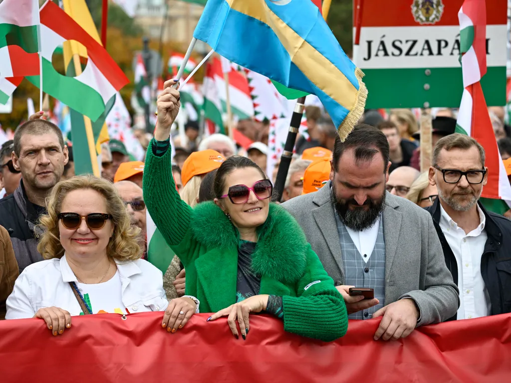 békemenet2025, békemenet, felvonulás, Civil Összefogás Fórum, CÖF, BékemenetCÖF, Fidesz, Orbán Viktor, OrbánViktor, 2025