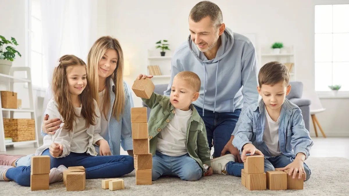A háromgyermekes anyák október 1-től teljes SZJA-mentességet élveznek