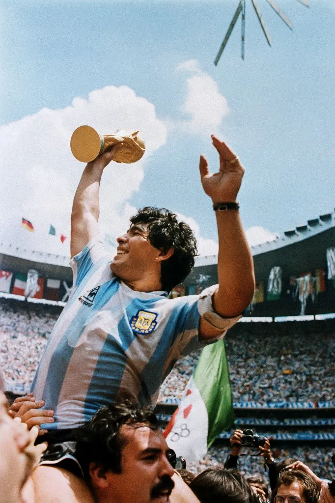 Maillot Signé Diego Maradona - 1986 - Certifié - Boîte Cadeau - Objet De Collection