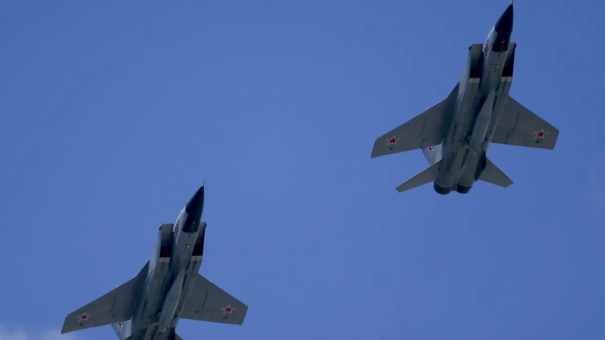 Tokajev repülőgépét orosz vadászgépek kísérték – a Kreml elmagyarázta, miért