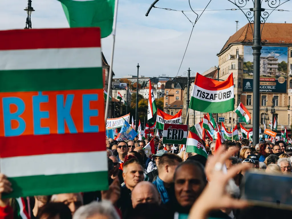 békemenet2025, békemenet, felvonulás, Civil Összefogás Fórum, CÖF, BékemenetCÖF, Fidesz, Orbán Viktor, OrbánViktor, 2025