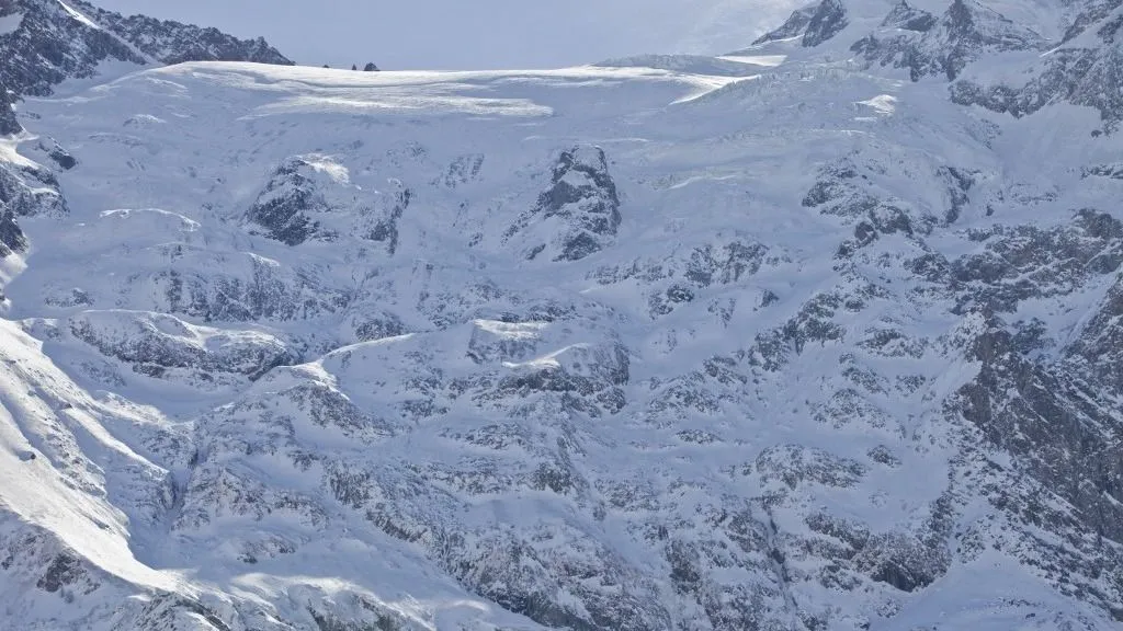 eltűnt hegymászók, France, Hautes Alpes, La Grave, illustrative images of the avalanche of February 11, 2021 of a kilometer part under the refuge of the eagle over two hundred meters wide and thirty meters high. February 15, 2021. Photography Thibaut Durand / Hans Lucas. France, Hautes Alpes, La Grave, images d illustration de l avalanche du 11 f?vrier 2021 d un kilometre partie sous le refuge de l aigle sur 200 m de large et 30 m de hauteur. 15 fevrier 2021. Photographie Thibaut Durand / Hans Lucas. (Photo by Thibaut Durand / Hans Lucas via AFP)