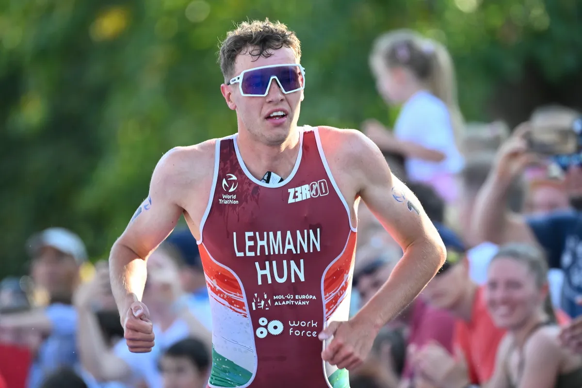 Tiszaújváros, 2025. július 6.
A későbbi győztes Lehmann Csongor a triatlon világkupa-sorozat tiszaújvárosi állomásának férfi döntőjében 2025. július 6-án.
MTI/Czeglédi Zsolt