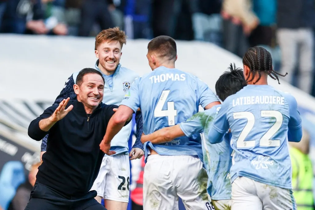 Kiesőjelöltből csinált feljutásra esélyes csapatot Frank Lampard