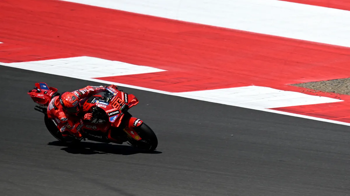 Marc Márquez nagyot bukott és valószínűleg eltörte a kulcscsontját