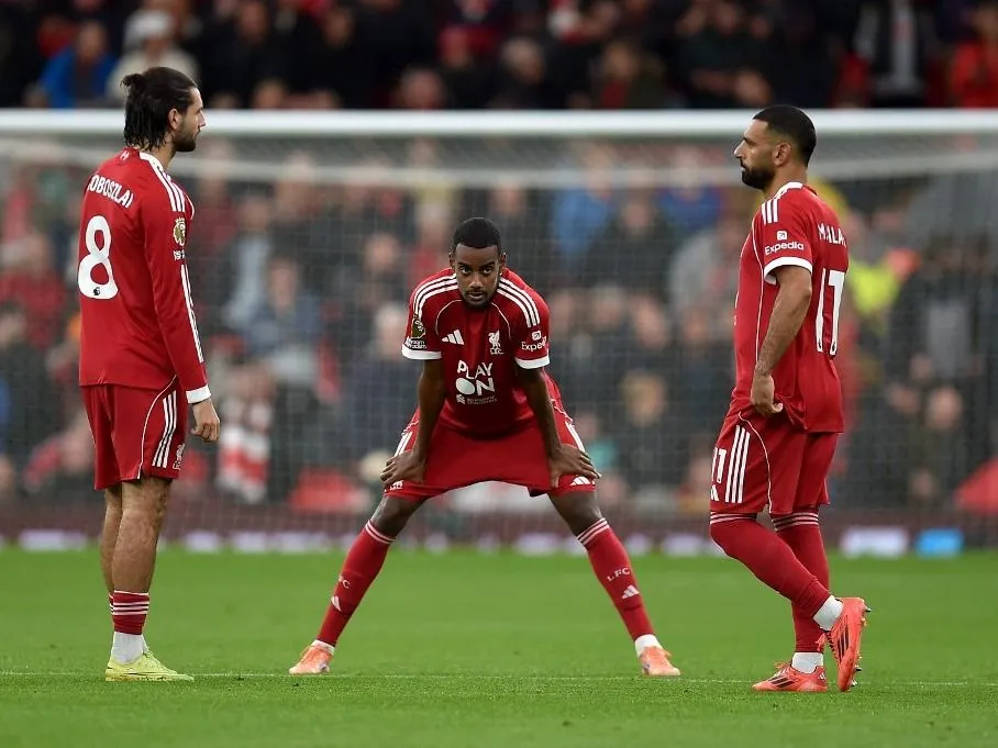 Szoboszlai Dominik viszi a hátán a csapatot, Isak eddig csalódás, mint ahogy Szalah sem találja tavalyi önmagát Liverpoolban Fotó: PETER POWELL / AFP