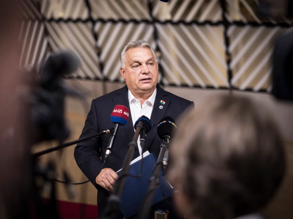 EU-csúcs Brüsszelben, Orbán Viktor miniszterelnök, OrbánViktor,  miniszterelnök


 Brüsszel, 2025. október 24.
A Miniszterelnöki Kommunikációs Főosztály által közreadott képen Orbán Viktor miniszterelnök nyilatkozik a sajtó képviselőinek az Európai Unió tagállamainak állam- és kormányfőit tömörítő Európai Tanács csúcstalálkozóján Brüsszelben 2025. október 23-án éjszaka.
MTI/Miniszterelnöki Kommunikációs Főosztály/Kaiser Ákos