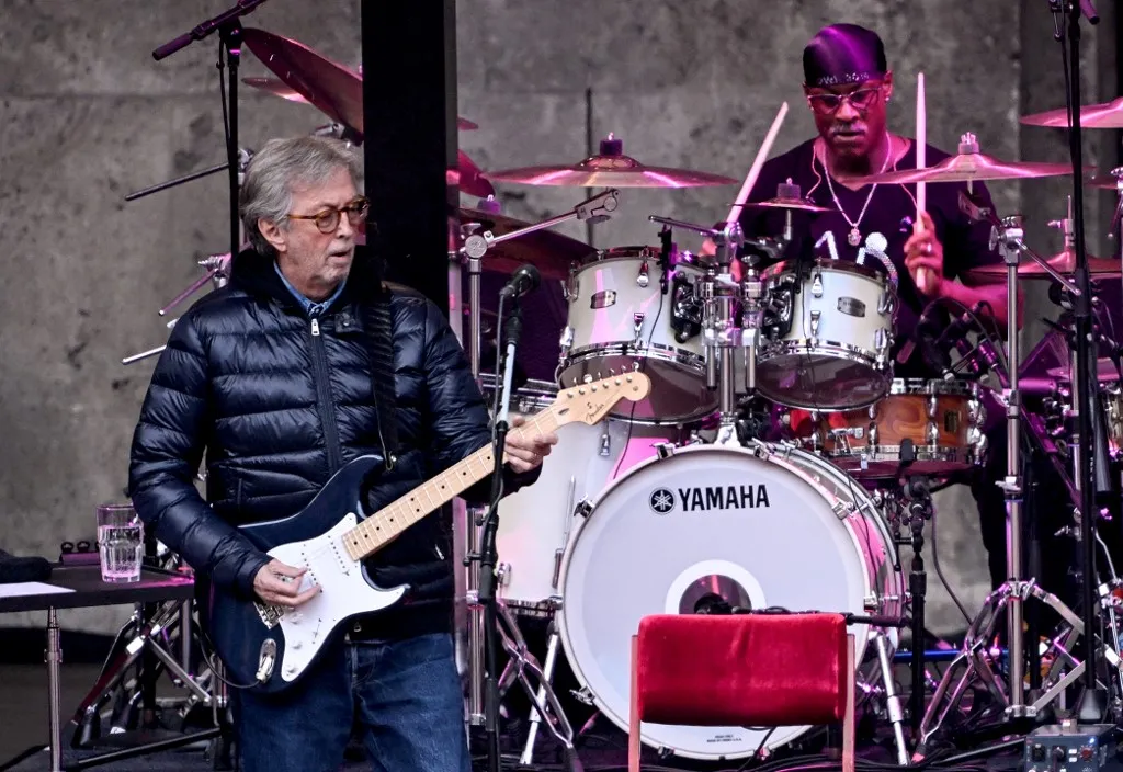 Eric Clapton berlini koncerten — a legendás gitáros a színpadon, blues és rock örökzöldekkel