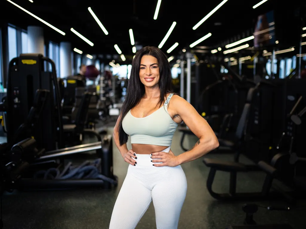 Nagy Bettina magyar IFBB bikini fitness versenyző, NagyBettina, forgatás, werk, 2025.10.07.