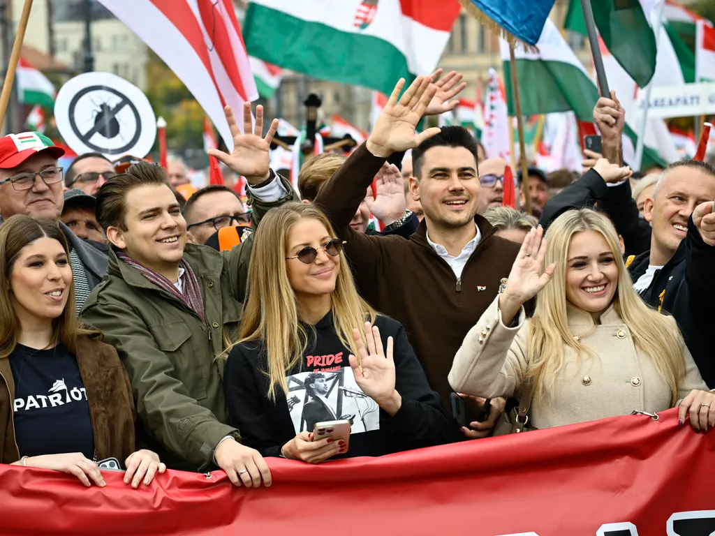 békemenet2025, békemenet, felvonulás, Civil Összefogás Fórum, CÖF, BékemenetCÖF, Fidesz, Orbán Viktor, OrbánViktor, 2025