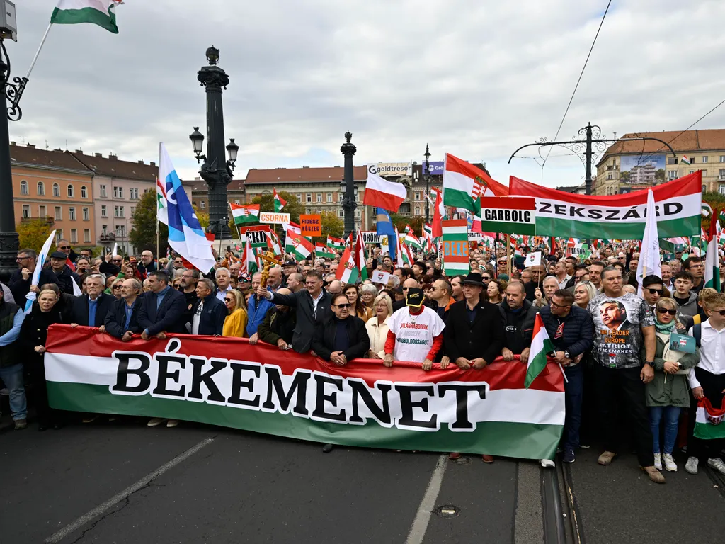 békemenet2025, békemenet, felvonulás, Civil Összefogás Fórum, CÖF, BékemenetCÖF, Fidesz, Orbán Viktor, OrbánViktor, 2025