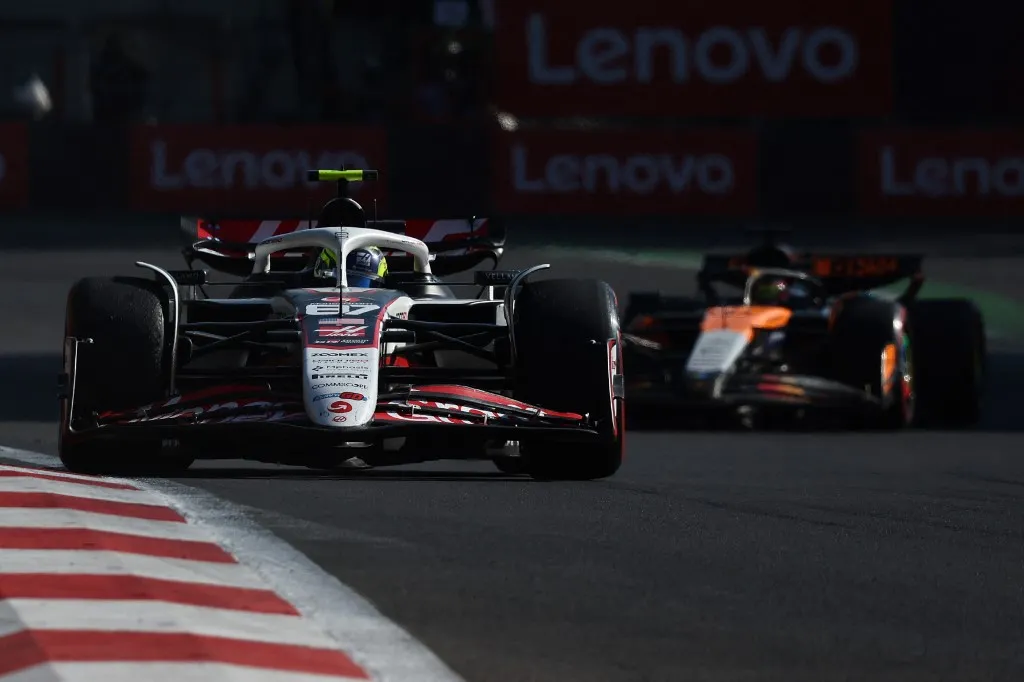 Oliver Bearman of Haas and Oscar Piastri of McLaren during the Formula 1 Grand Prix of Mexico City at Autódromo Hermanos Rodríguez in Mexico City, Mexico on October 26, 2025. (Photo by Jakub Porzycki/NurPhoto) (Photo by Jakub Porzycki / NurPhoto via AFP)