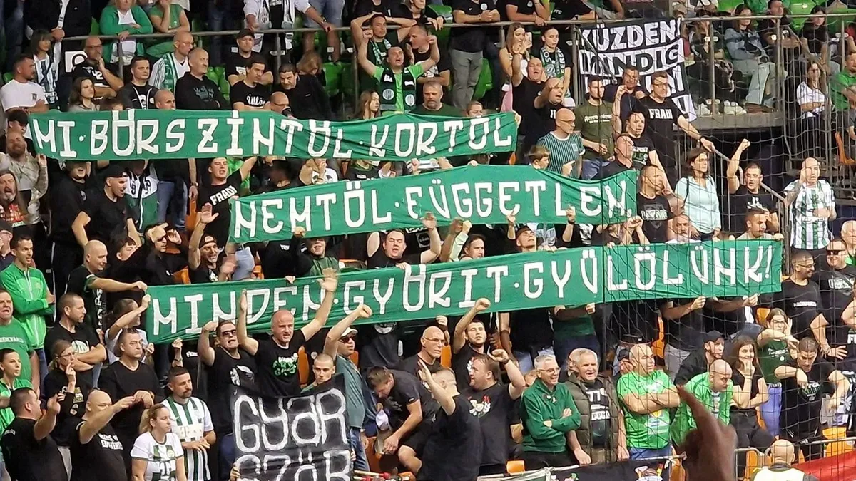 A Fradi szurkolóinak felirata a meccsen
