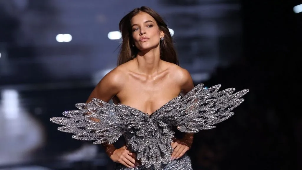 Palvin Barbara - US model Barbara Palvin walks the runway during the Victoria's Secret Fashion Show in New York on October 15, 2025. (Photo by ANGELA WEISS / AFP)