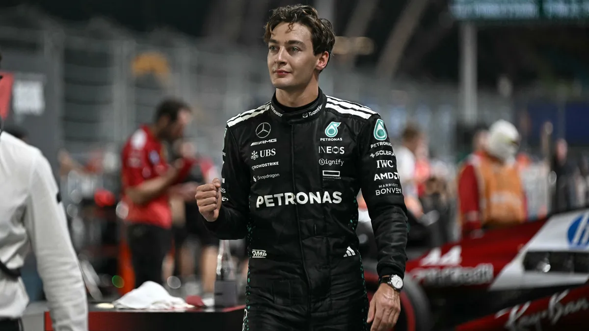 A brit George Russell nyert a Forma-1-es Szingapúri Nagydíjat