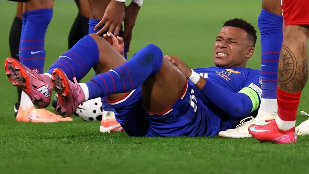 Mbappé megsérült, a cseréje hat év után góllal tért vissza a francia válogatottba