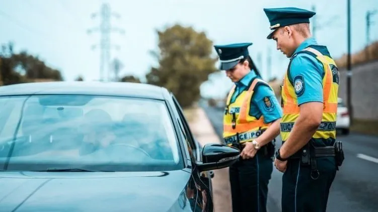 Egységes digitális jogosítvány és szigorúbb szabályok a vezetésben