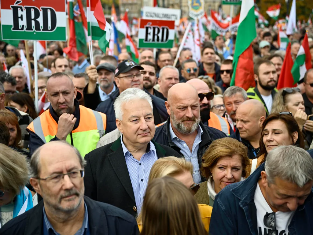 békemenet2025, békemenet, felvonulás, Civil Összefogás Fórum, CÖF, BékemenetCÖF, Fidesz, Orbán Viktor, OrbánViktor, 2025