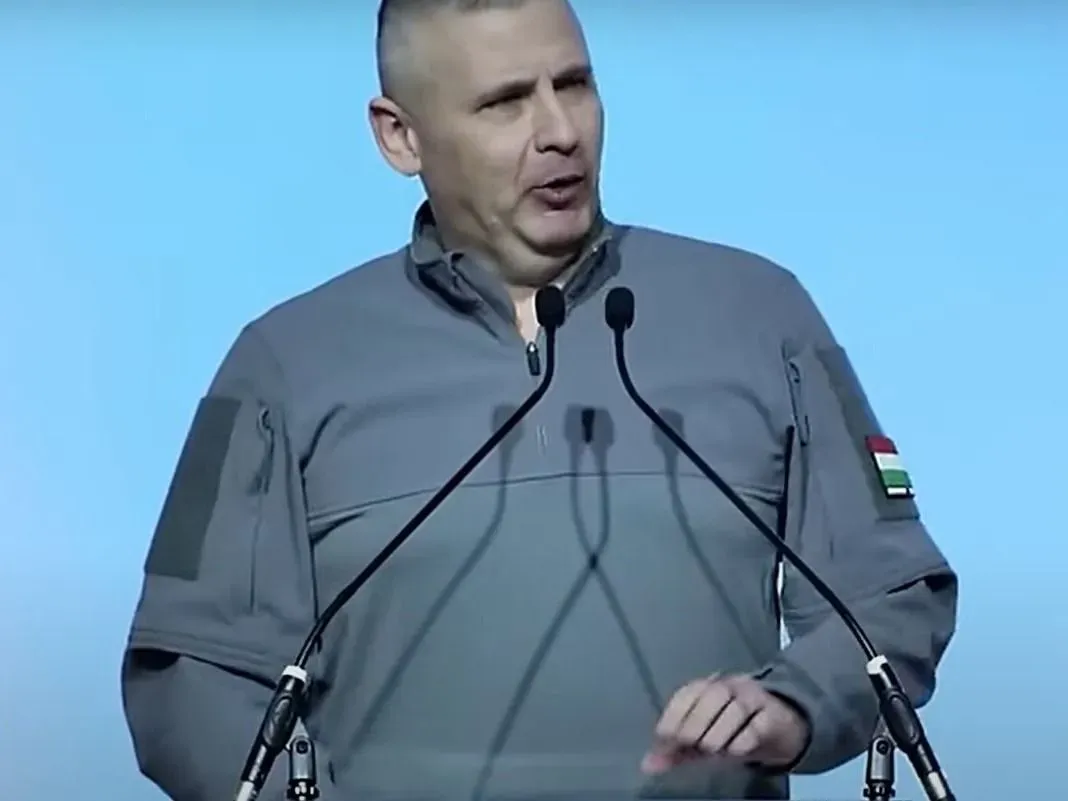 A toka tábornok, bevezetné a sorkatonaságot. Fotó: YouTube