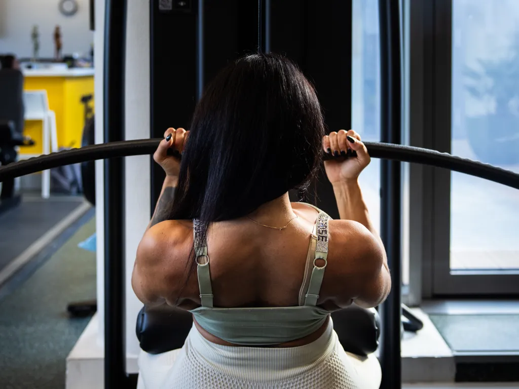 Nagy Bettina magyar IFBB bikini fitness versenyző, NagyBettina, forgatás, werk, 2025.10.07.