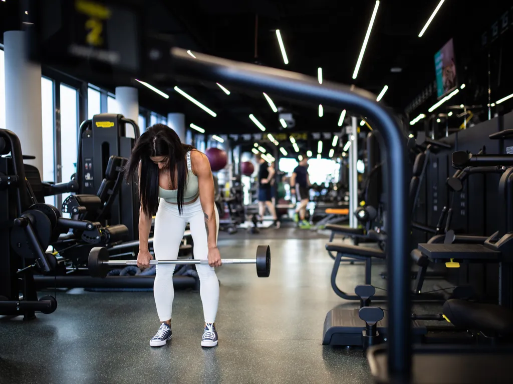 Nagy Bettina magyar IFBB bikini fitness versenyző, NagyBettina, forgatás, werk, 2025.10.07.