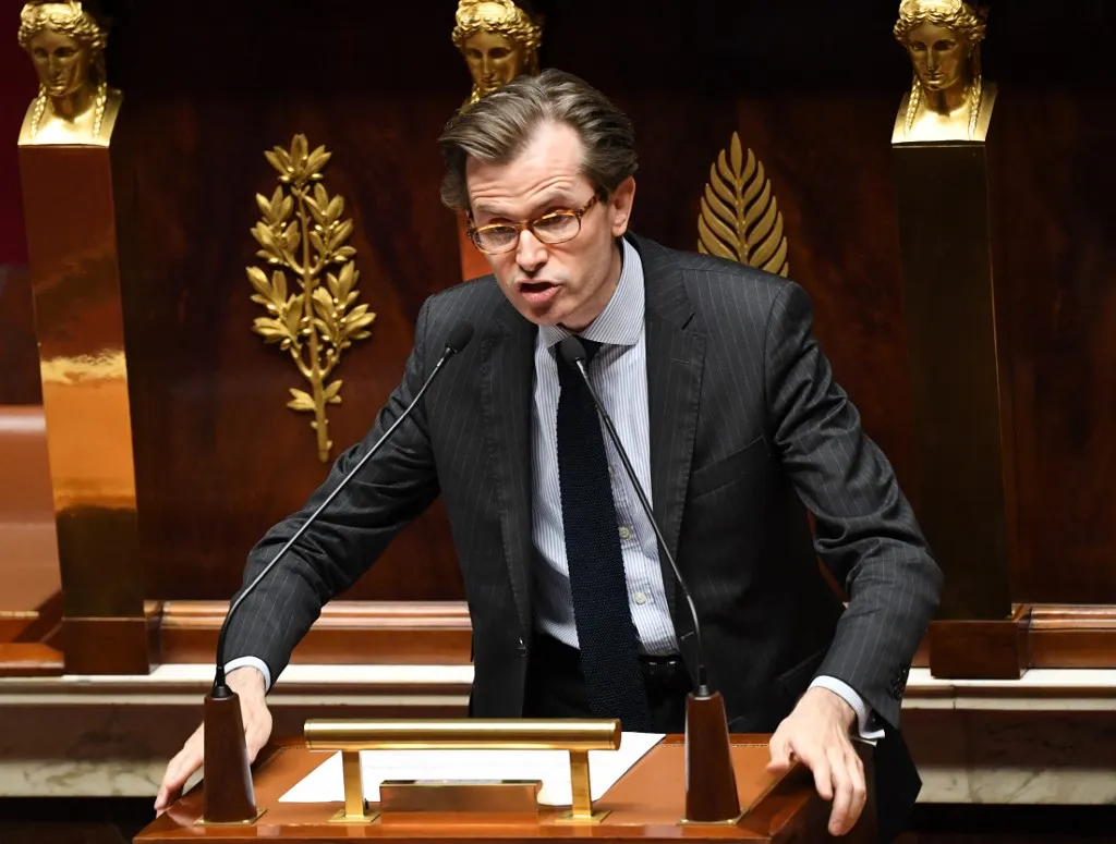 Franciaországban lemondott a Bevándorlási és Integrációs Hivatal elnöke, Guillaume Larrivé