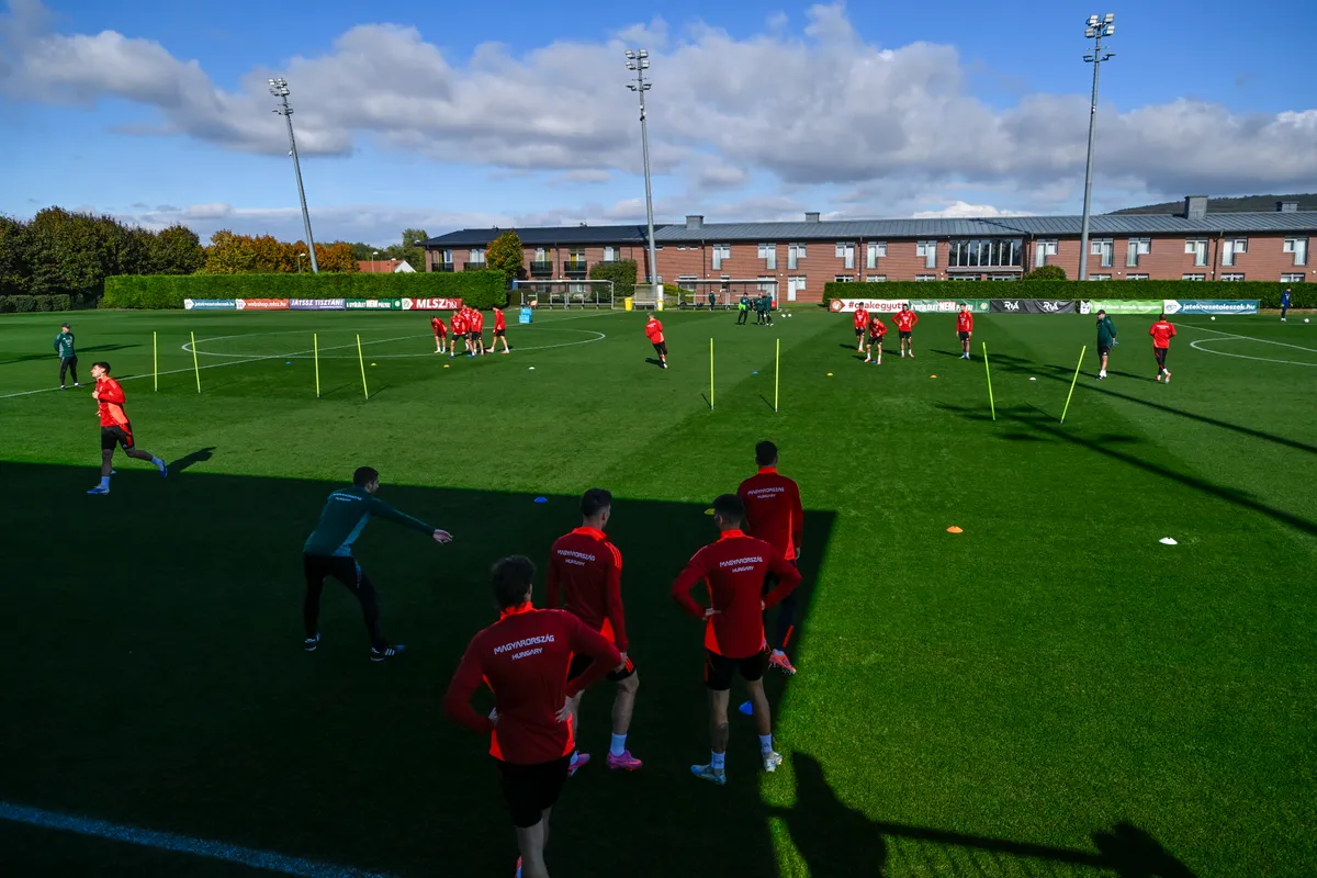 Telki, 2025. október 13.
A magyar labdarúgó-válogatott edzése az MLSZ Telki Edzőközpontjában 2025. október 13-án. A magyar csapat másnap világbajnoki selejtező mérkőzést játszik a portugálok ellen Lisszabonban.
MTI/Purger Tamás