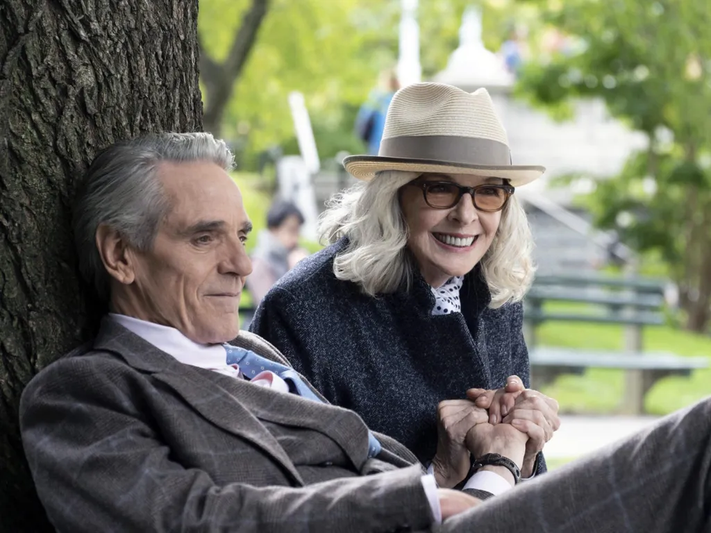 DianeKeatonéleteképekben, DianeKeaton, Diane Keaton, színésznő,  LOVE, WEDDINGS & OTHER DISASTERS
2020
de Dennis Dugan
Jeremy Irons
Diane Keaton.
COLLECTION CHRISTOPHEL © Align - Construction Film - Convergent Media. - Fortitude International (Photo by Al