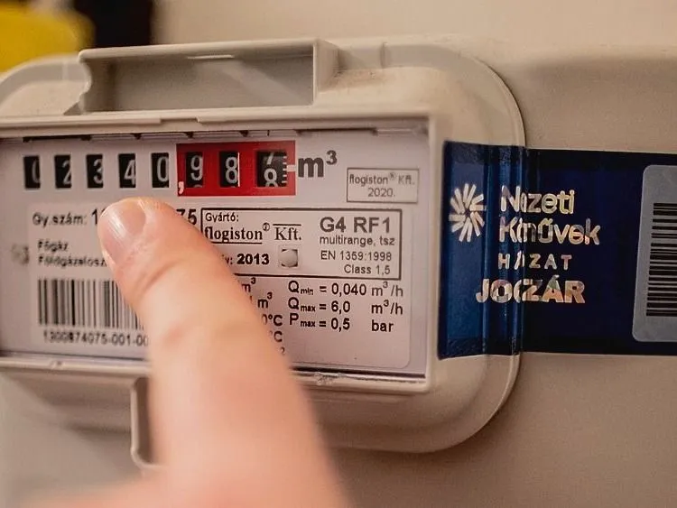 fűtés, gázfogyasztás, gázóra, villanyóra,  áramfogyasztás, számla, rezsi, rezsicsökkentés