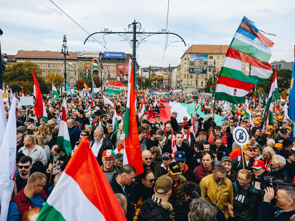 békemenet2025, békemenet, felvonulás, Civil Összefogás Fórum, CÖF, BékemenetCÖF, Fidesz, Orbán Viktor, OrbánViktor, 2025