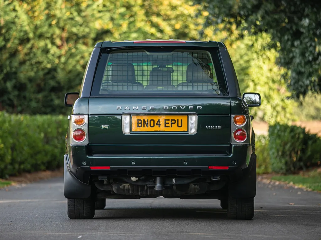 Királyi terepjáró kalapács alatt: II. Erzsébet autója új gazdát keres, Range Rover RangeRover, galéria, 2025
