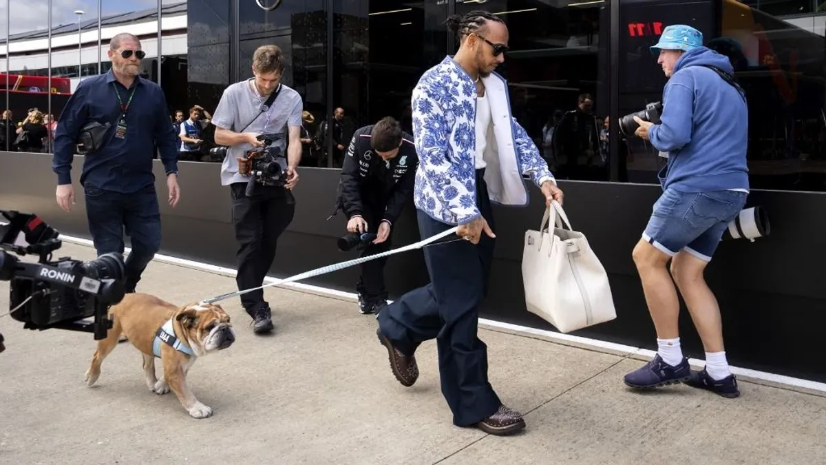 Lewis Hamilton a kutyája elvesztése után megható ajándékot kapott – kép
