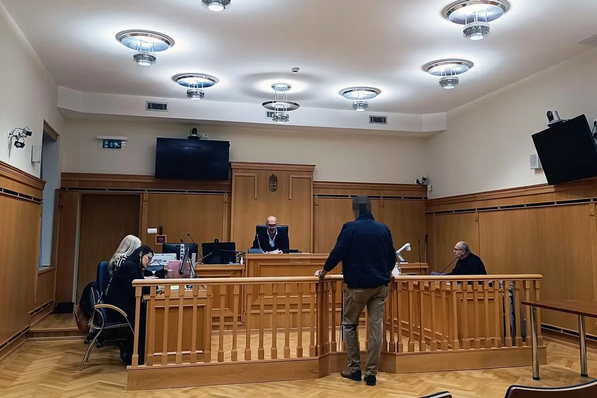 Az idősek otthona volt vezetője tagadja, hogy kenőpénzt fogadott el