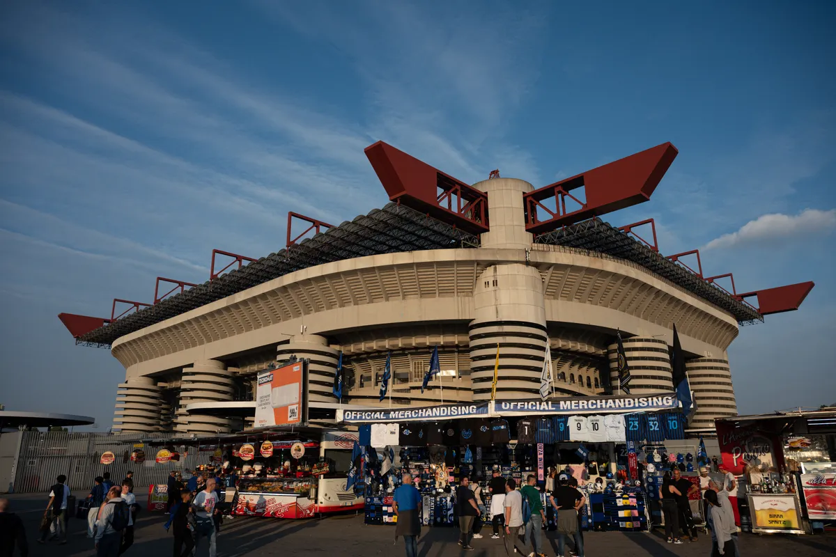 MILAN, ITALY - SEPTEMBER 30: A general view of the exterior of the stadium ahead of the UEFA Champions League football match Inter Milan vs Slavia Prague at San Siro Stadium in Milan, Italy on September 30, 2025. Piero Cruciatti / Anadolu (Photo by Piero Cruciatti / Anadolu via AFP)
