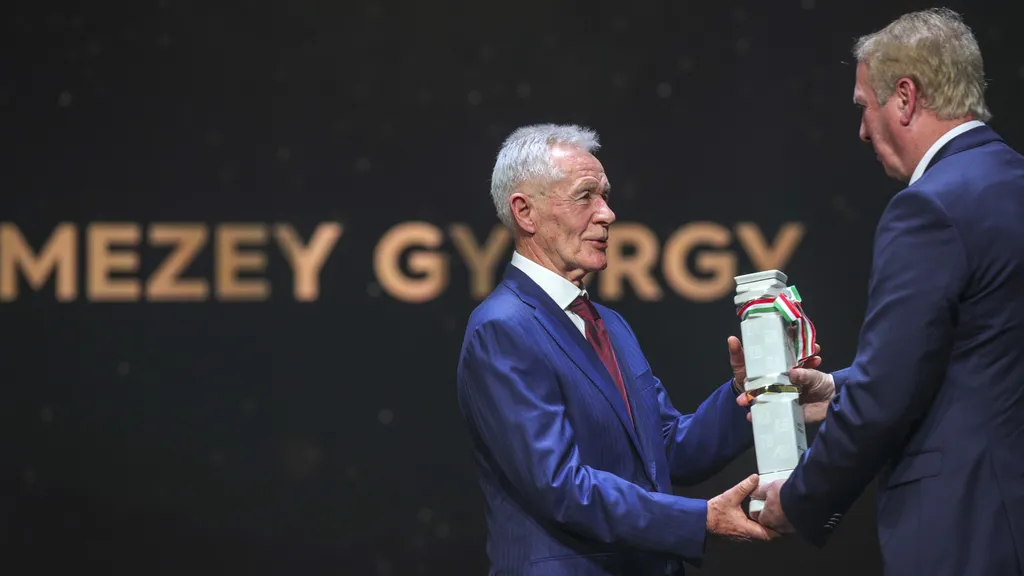 Mezey György, MezeyGyörgy, magyar labdarúgó, edző, a neveléstudomány kandidátusa, meghalt, halálhír, 2025