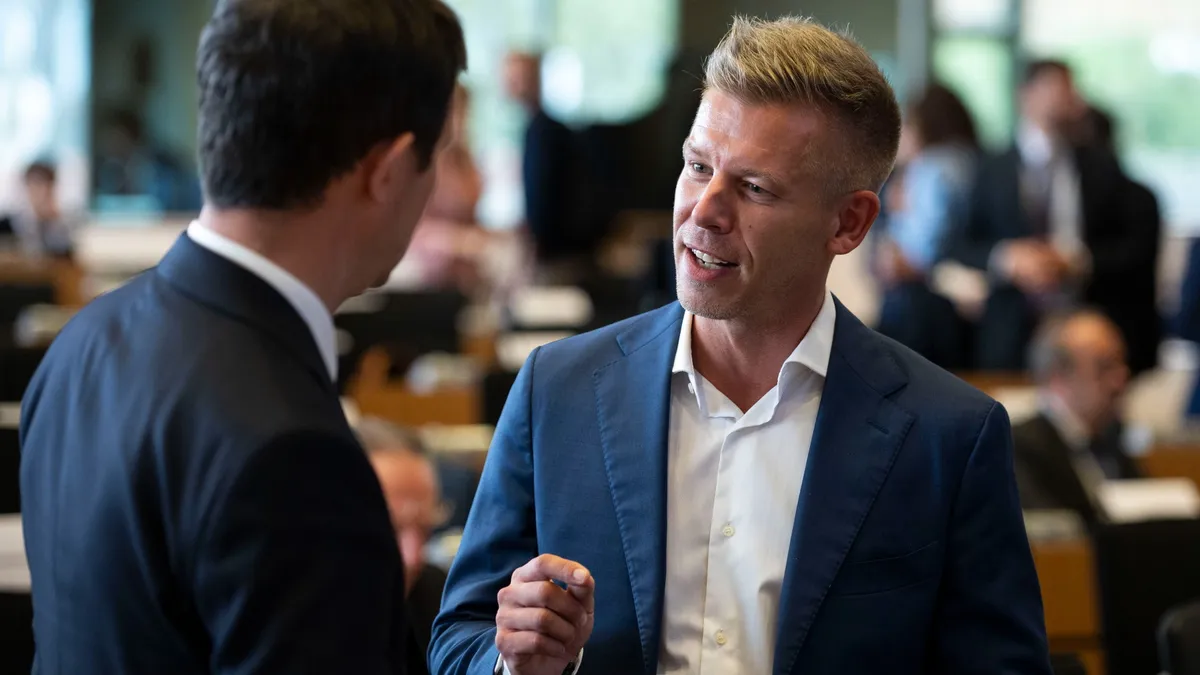 Orbán Viktor üzent Magyar Péternek: Egyet se félj, Brüsszel kimos a bajból!