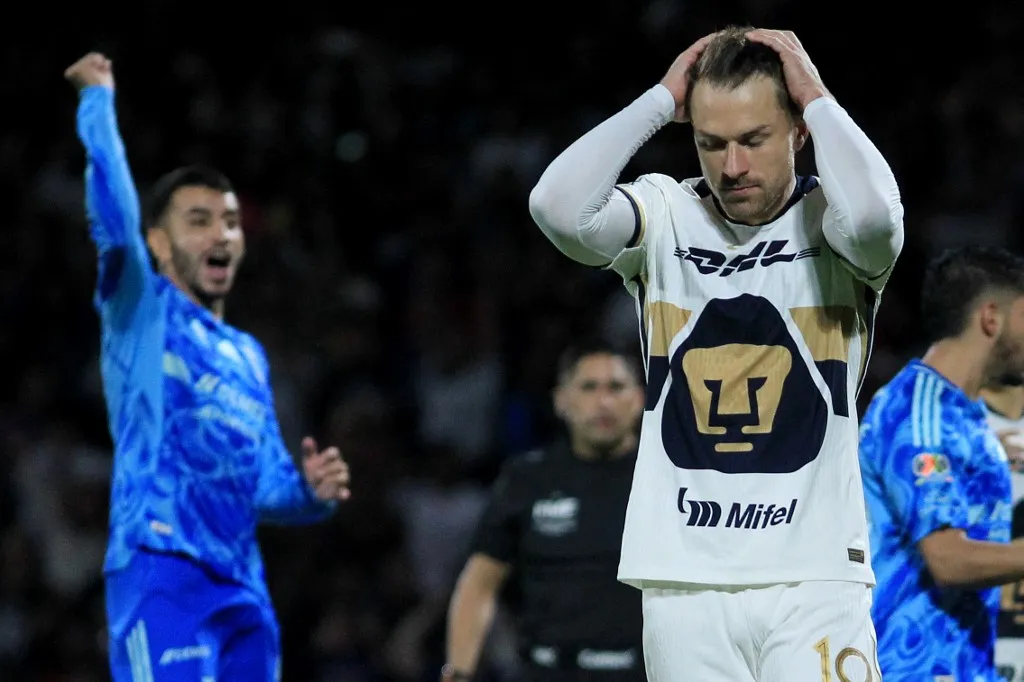 Az Arsenal legendája elkeseredve kért segítséget