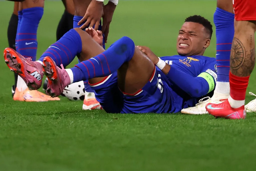 Mbappé megsérült, fájdalmas arccal hagyta el a pályát