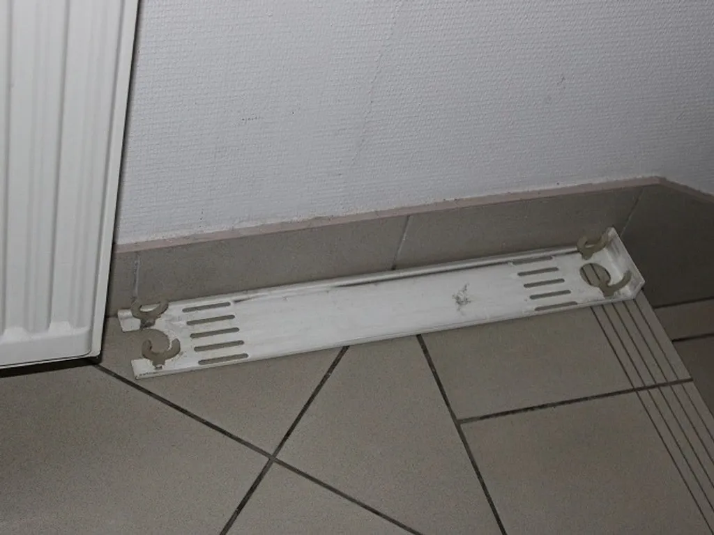 Rendőrök fékezték meg a tombolást, esztergomi kórház, esztergomikórház, 2024. április 6.