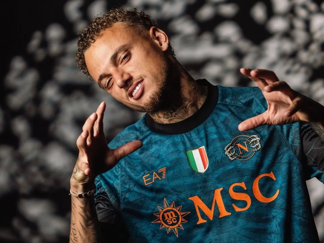 A Napoli új meze várhatóan elég gyorsan hiánycikk lesz Fotó: GIACOMO COSUA
