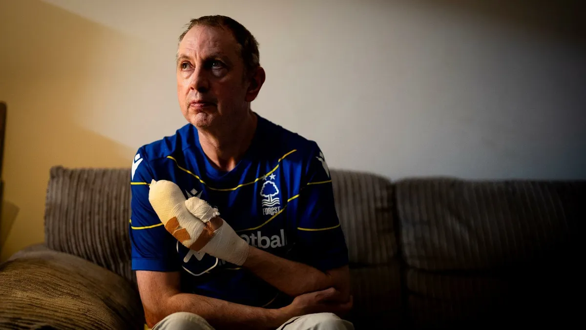 A Nottingham szurkolóját hősnek tartja egész Anglia, amiért feltartotta a késes támadót