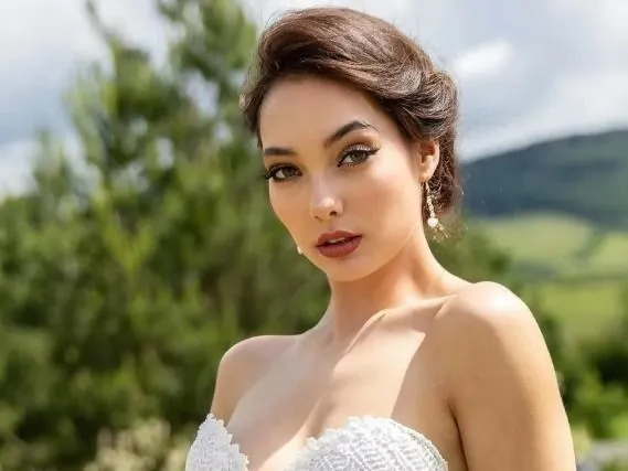 Hunyadi Donatella vadító fekete ruhában hódította meg a rajongókat