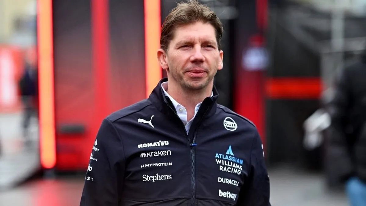 Szenzációs visszatérés: újra volán mögé ül az F1-es csapatfőnök