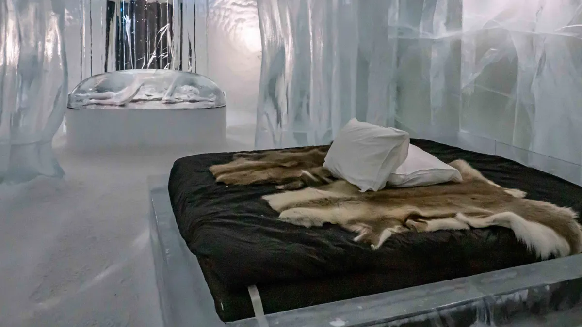 Ahol a tél építi a falakat: felfedezzük a jéghotelek titkos univerzumát